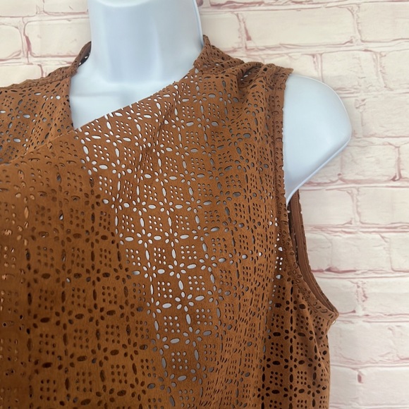 Soft surroundings faux suede brown vest laser cut waterfall size PLarge/PXL - Picture 4 of 11